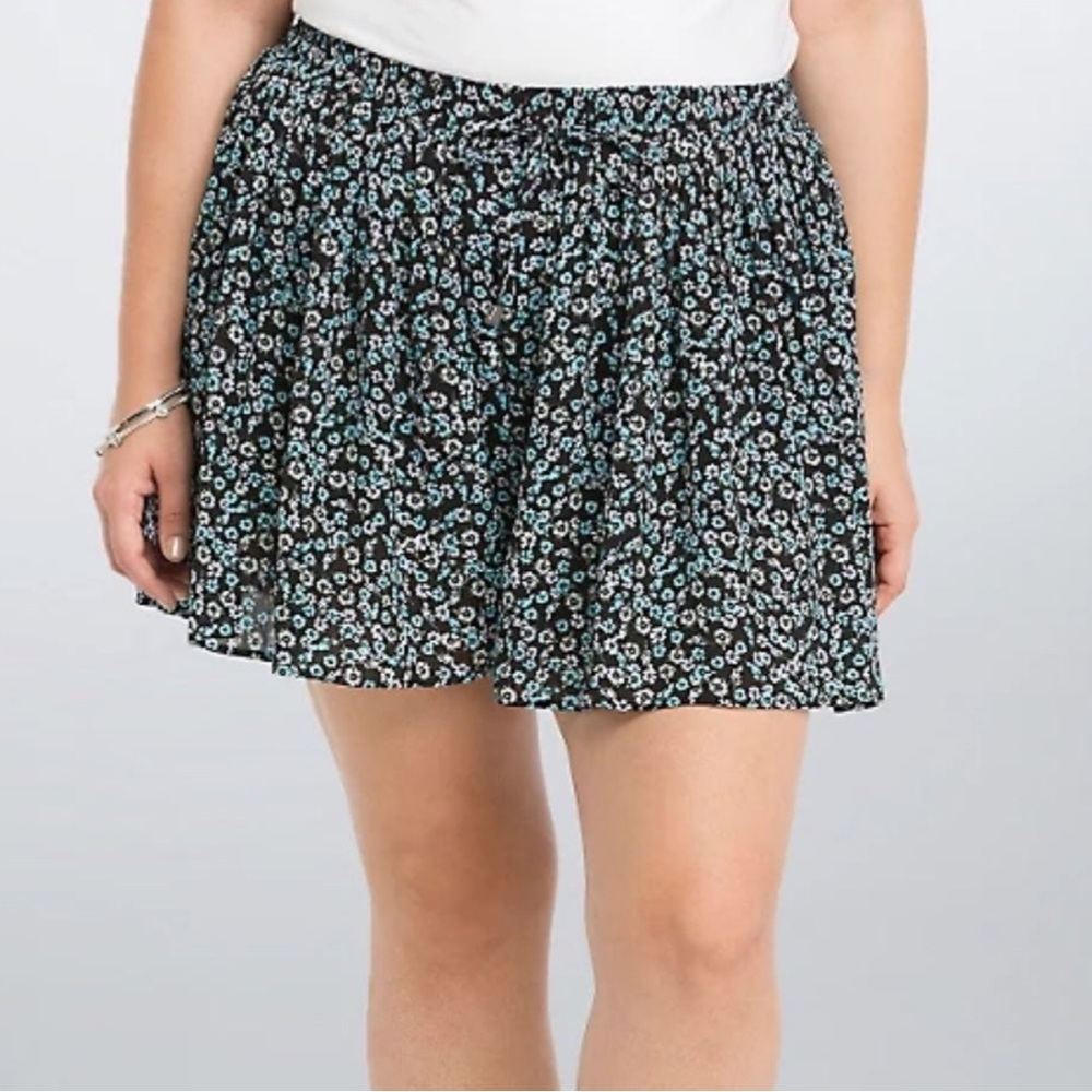 Torrid Flowy Floral Chiffon Shorts